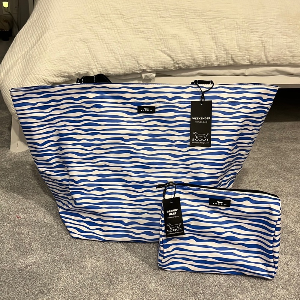 NWT Scout weekender bag & makeup bag set
